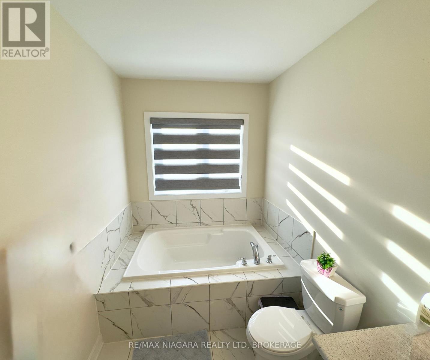 Upper - 21 Keelson Street, Welland, Ontario  L3B 0M2 - Photo 7 - X13704304