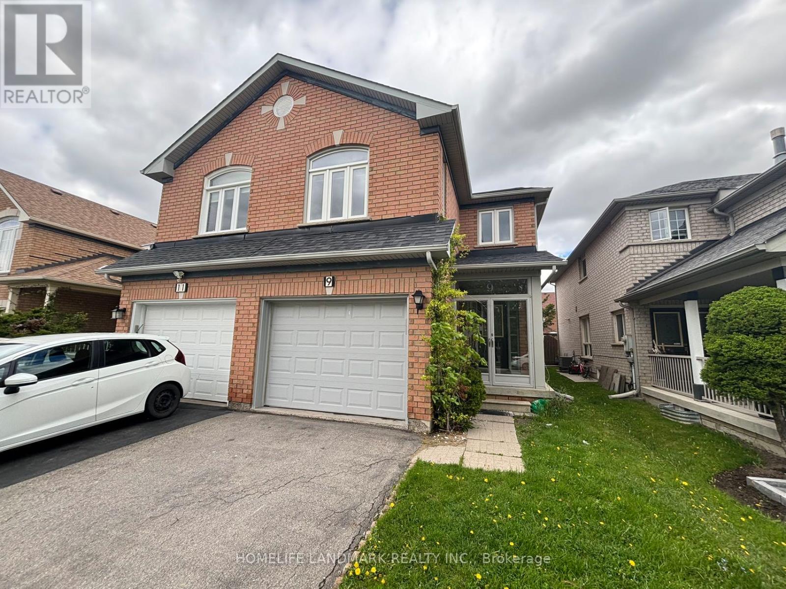 9 BALTIC STREET, Richmond Hill, Ontario