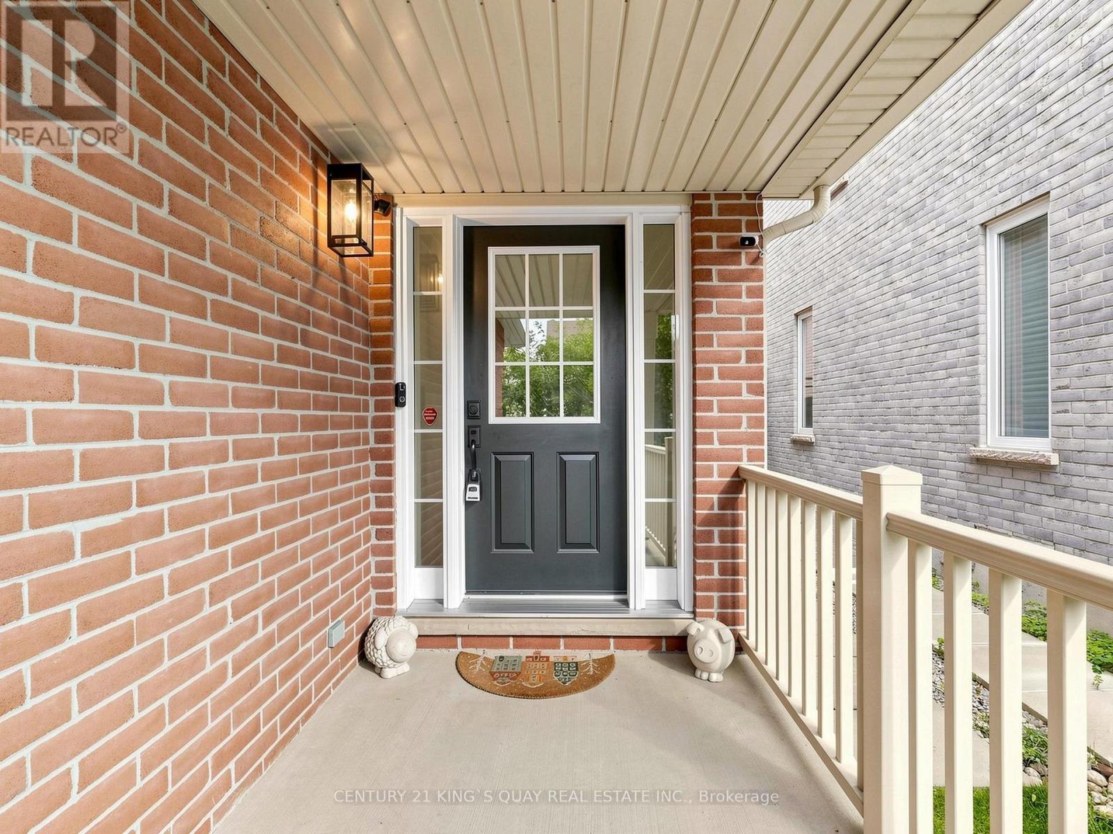 48 Oxfordshire Street, Markham, Ontario  L6C 2Z8 - Photo 3 - N13702370