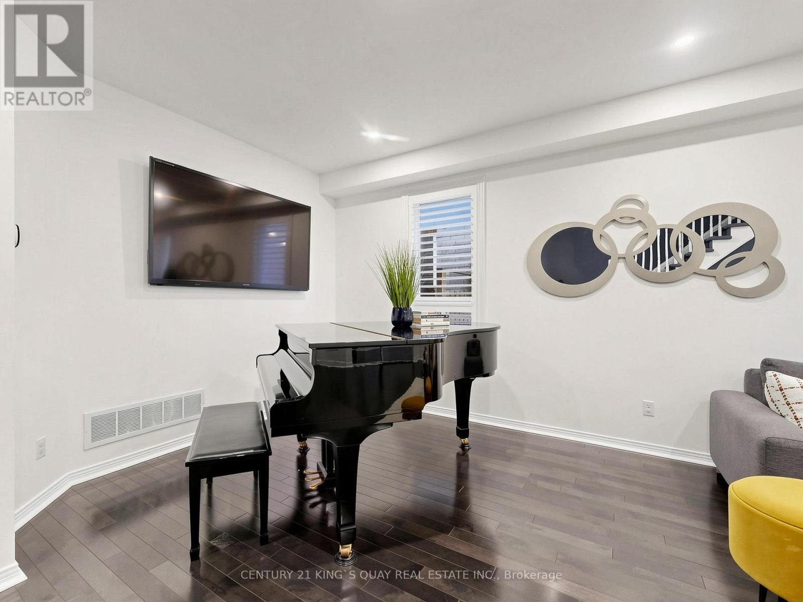 48 Oxfordshire Street, Markham, Ontario  L6C 2Z8 - Photo 8 - N13702370