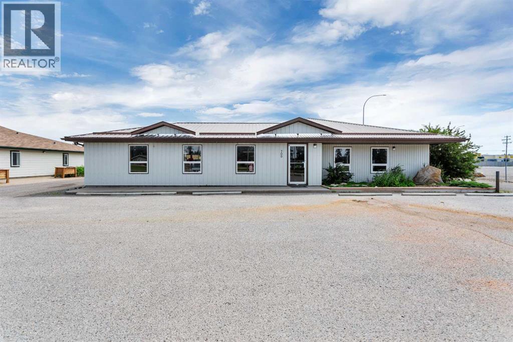 709 Main Avenue W, Sundre, Alberta T0M 1X0 - Photo 1 - A2337583