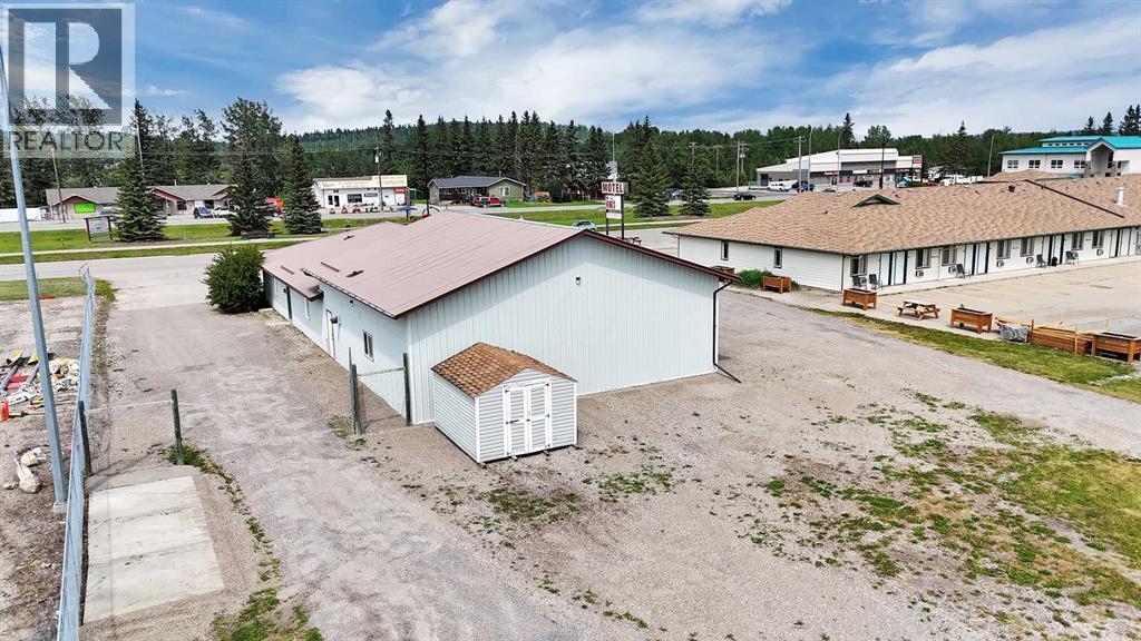 709 Main Avenue W, Sundre, Alberta T0M 1X0 - Photo 10 - A2337583