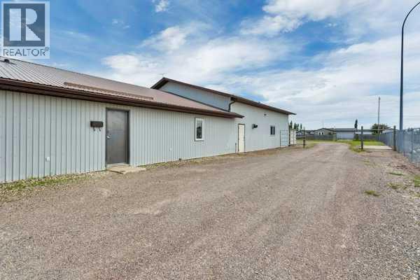 709 Main Avenue W, Sundre, Alberta T0M 1X0 - Photo 30 - A2337583