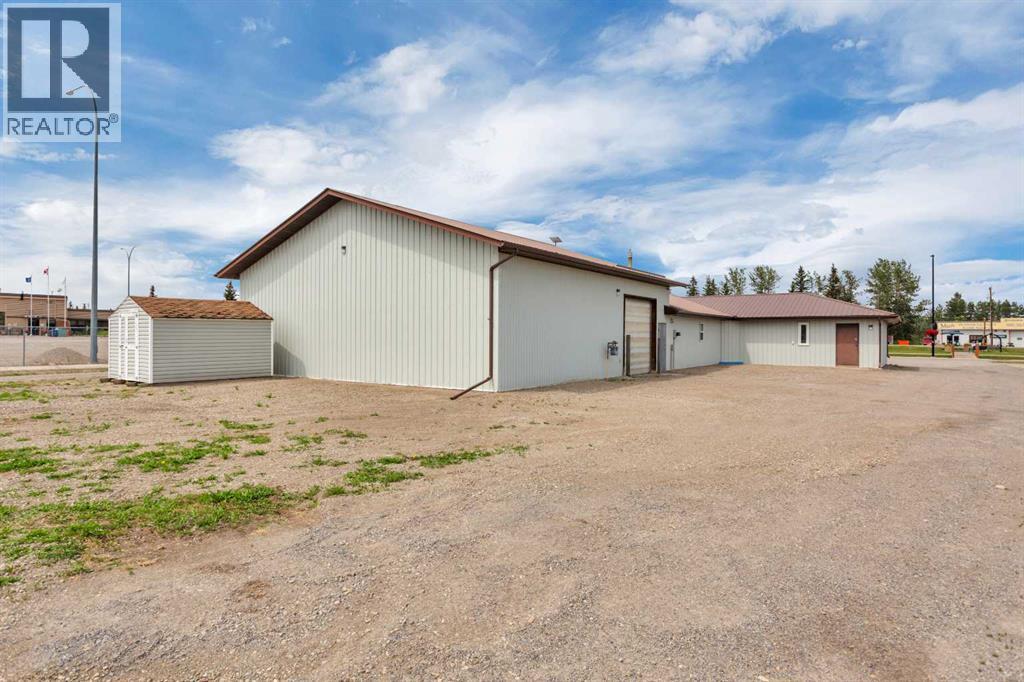 709 Main Avenue W, Sundre, Alberta T0M 1X0 - Photo 33 - A2337583