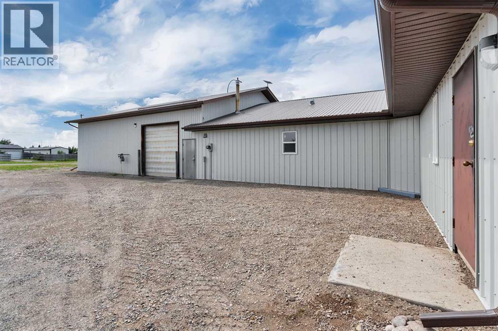 709 Main Avenue W, Sundre, Alberta T0M 1X0 - Photo 35 - A2337583