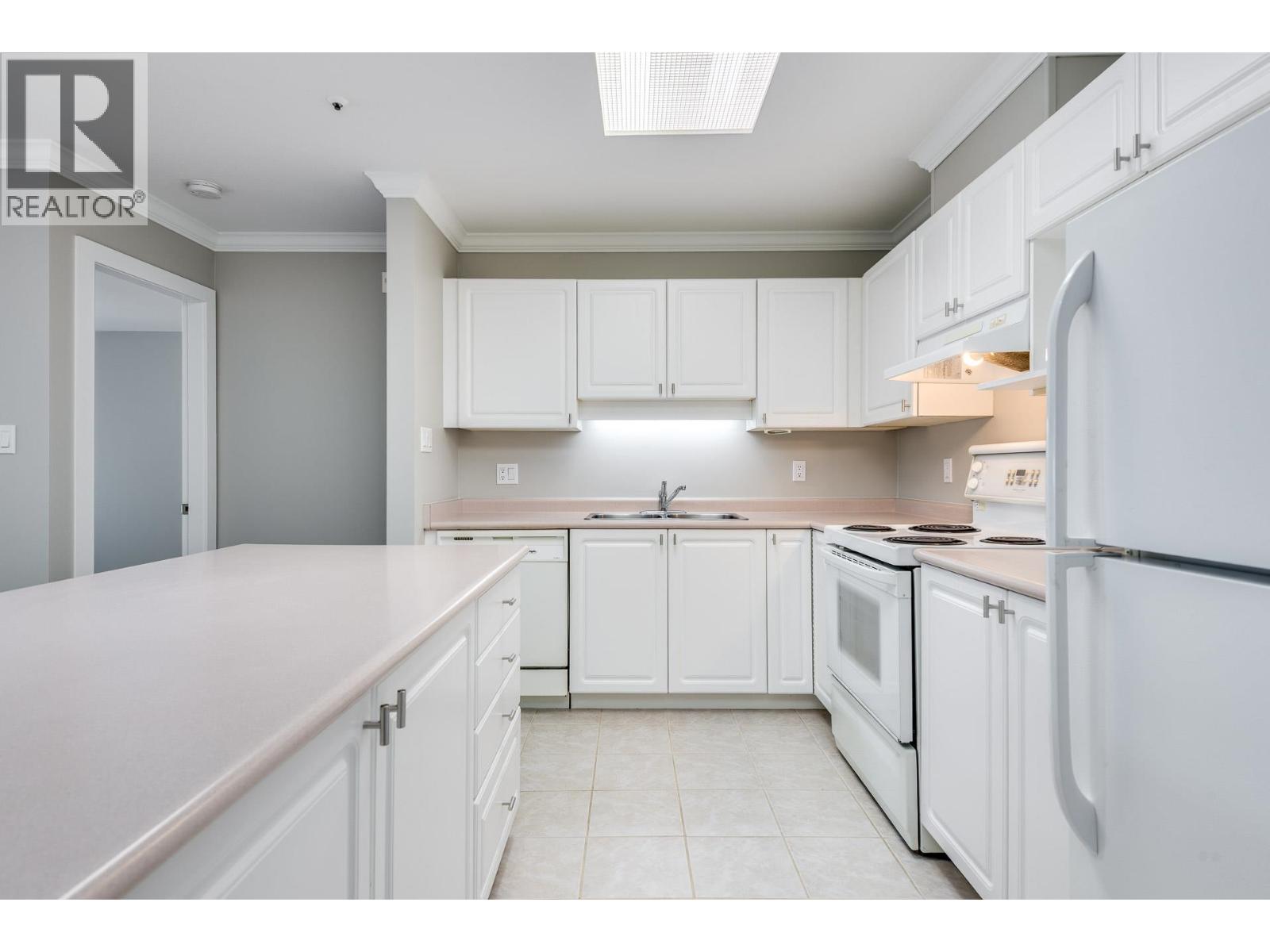 212 2978 Burlington Drive, Coquitlam, British Columbia V3B 7S6 - Photo 8 - R3156715
