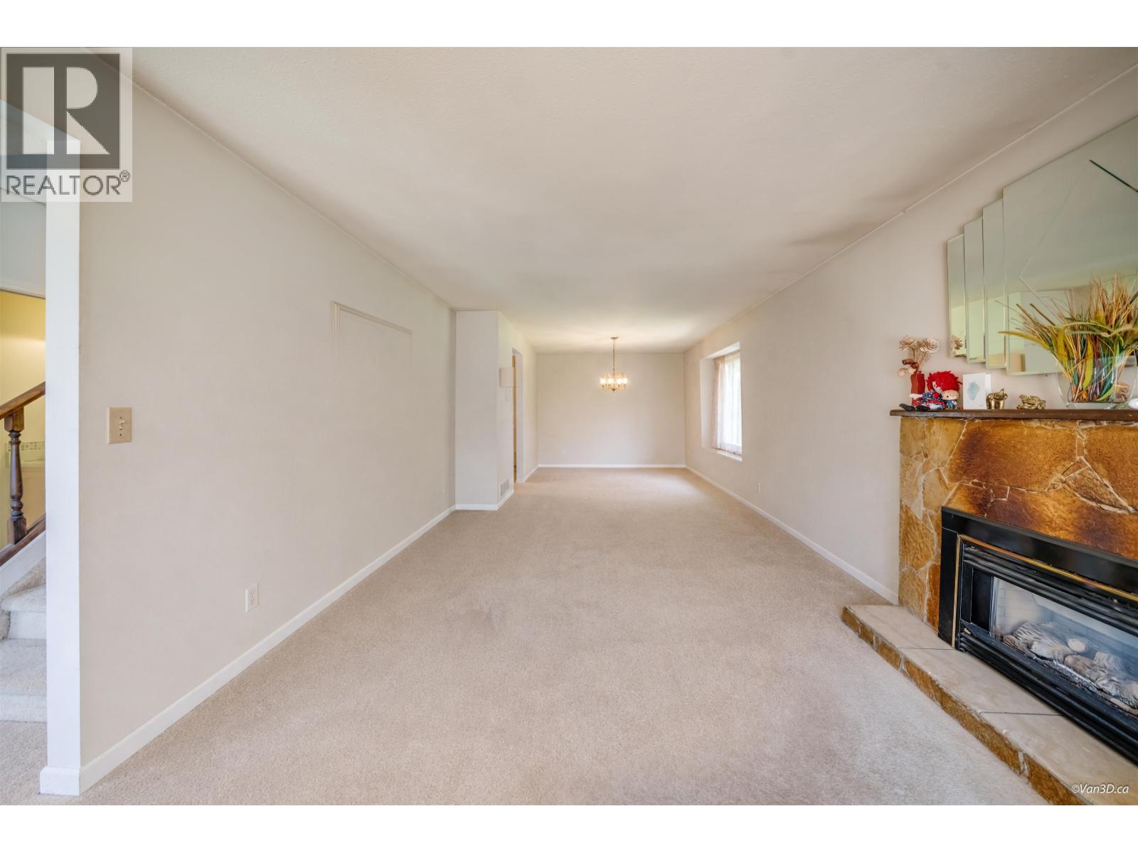 2871 Mccoomb Drive, Coquitlam, British Columbia  V3B 6L2 - Photo 4 - R3157452