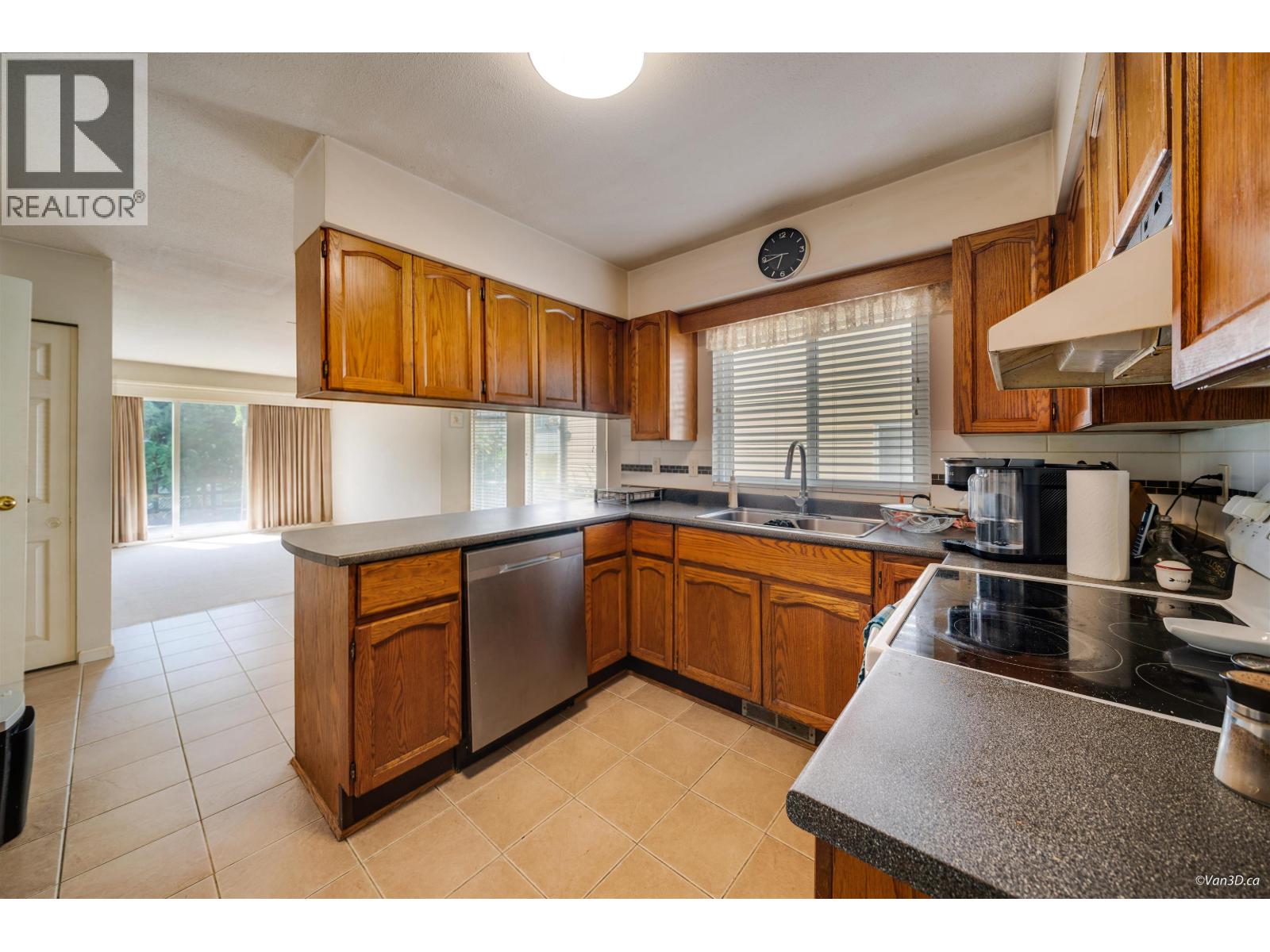 2871 Mccoomb Drive, Coquitlam, British Columbia  V3B 6L2 - Photo 6 - R3157452