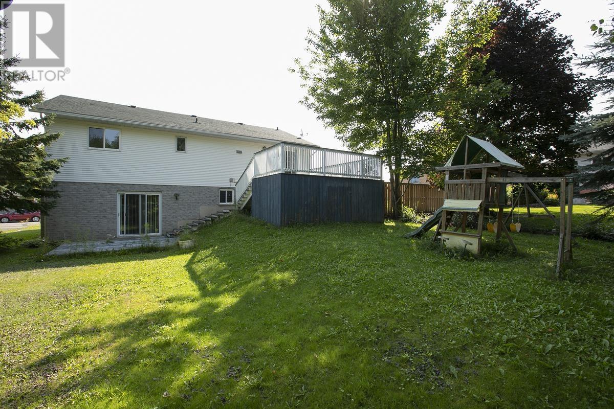 987 Lake St, Sault Ste. Marie, Ontario  P6B 6C9 - Photo 5 - SM262232