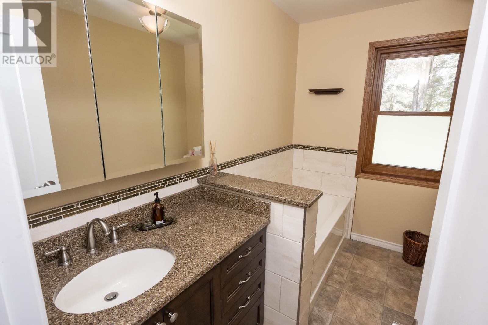4239 Coppin Road, Thunder Bay, Ontario  P7J 1A6 - Photo 24 - TB2602409