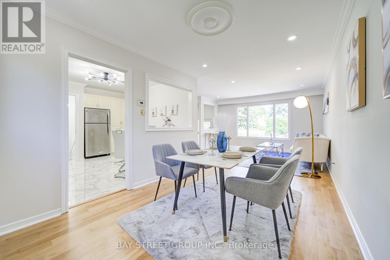 4 Sir Brandiles Place, Markham, Ontario  L3P 2Z5 - Photo 5 - N13704394