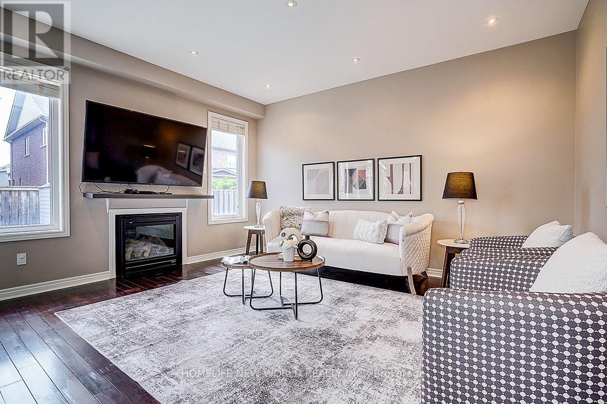 39 James Parrott Avenue, Markham, Ontario  L6E 0J8 - Photo 13 - N13704408