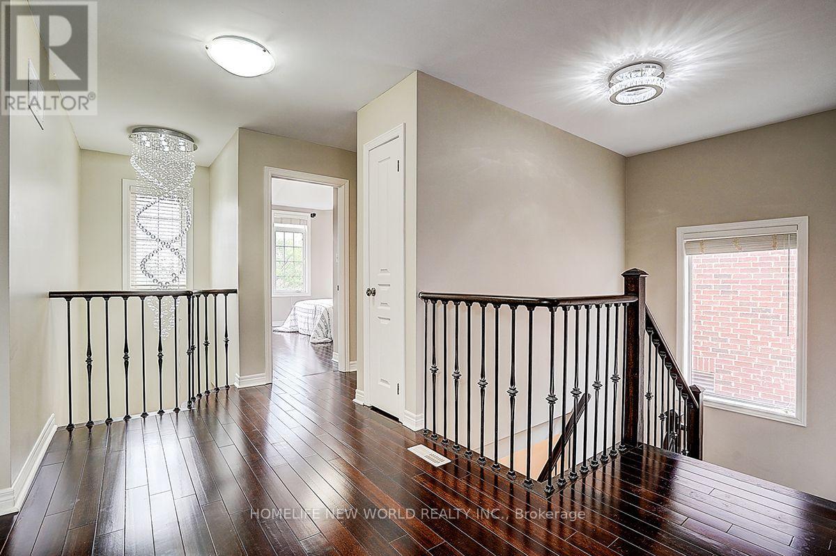 39 James Parrott Avenue, Markham, Ontario  L6E 0J8 - Photo 17 - N13704408