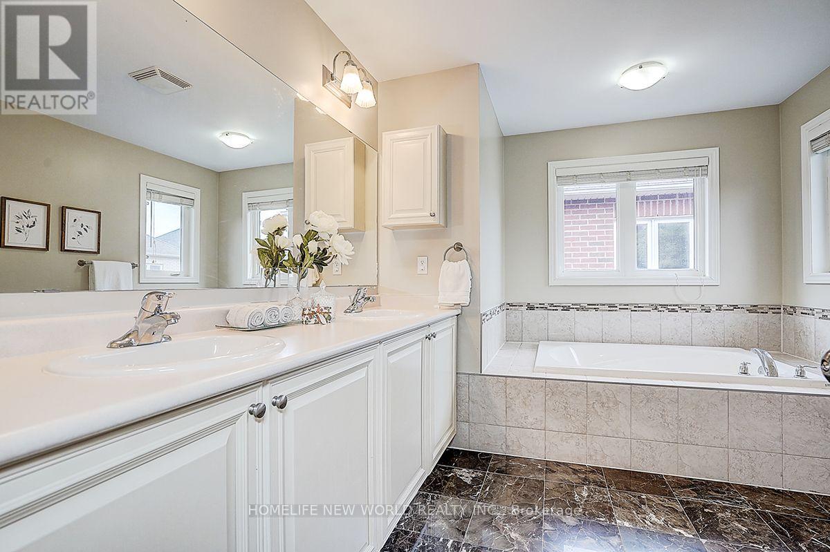 39 James Parrott Avenue, Markham, Ontario  L6E 0J8 - Photo 23 - N13704408