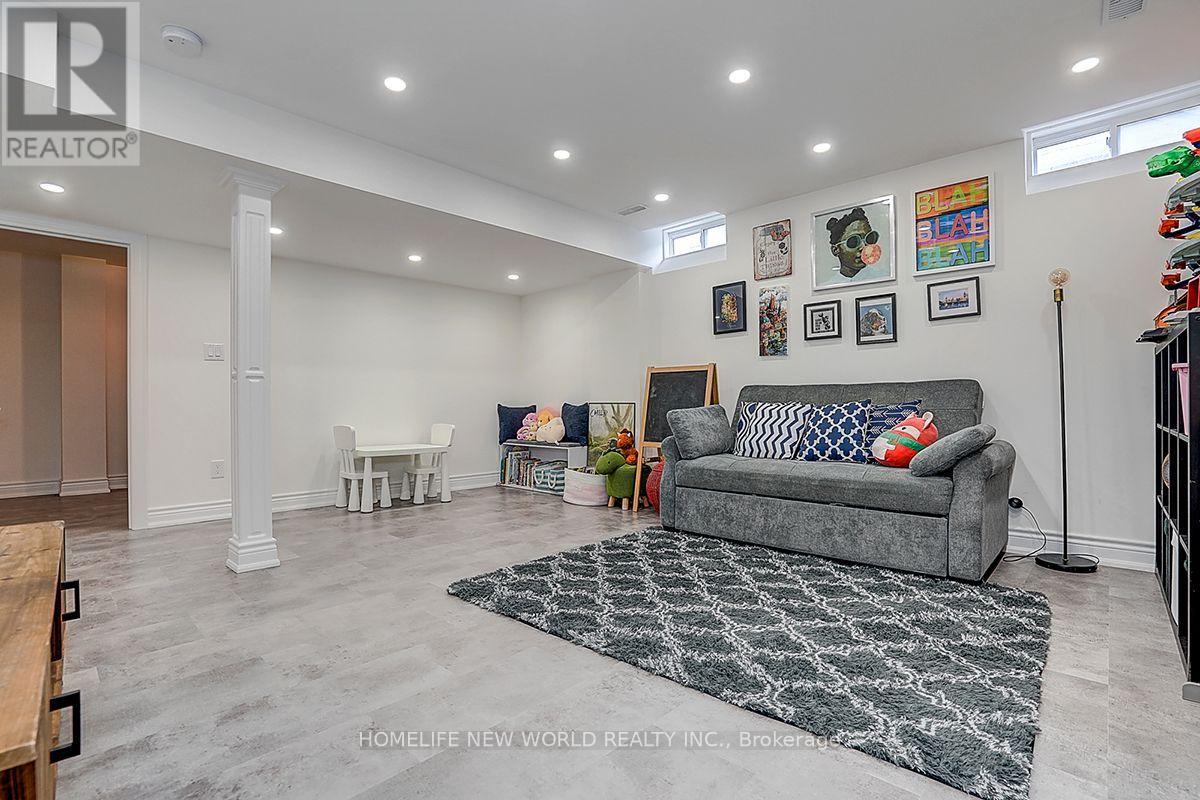 39 James Parrott Avenue, Markham, Ontario  L6E 0J8 - Photo 29 - N13704408