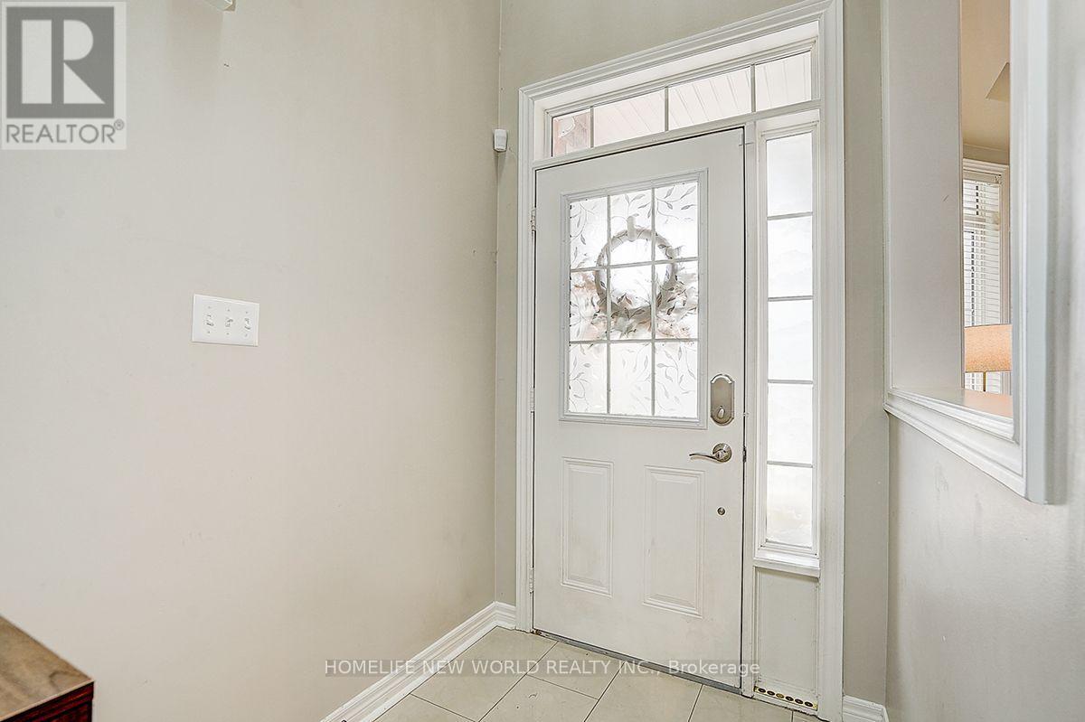 39 James Parrott Avenue, Markham, Ontario  L6E 0J8 - Photo 3 - N13704408