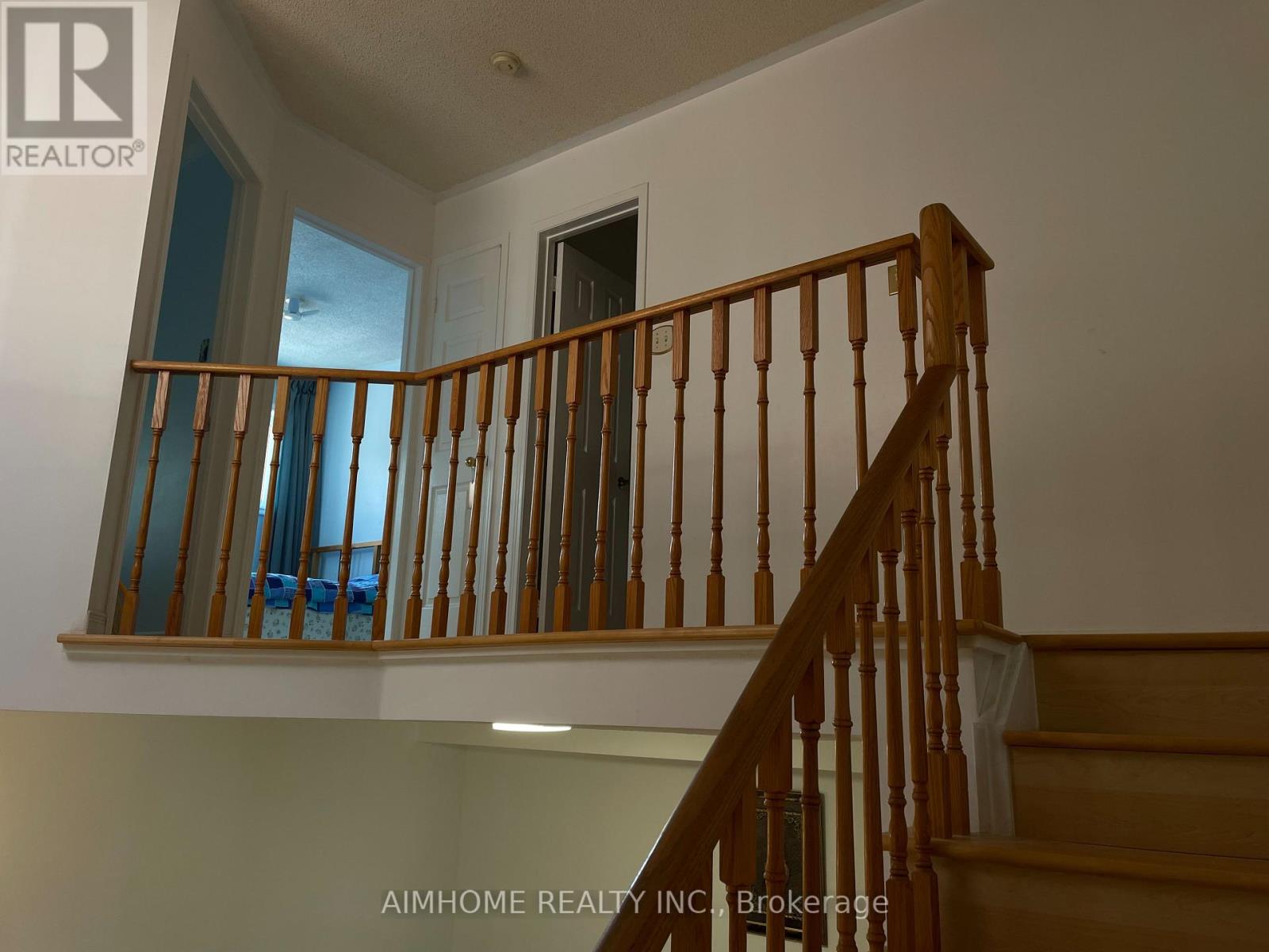 6928 Glory Court, Mississauga, Ontario  L5N 7E1 - Photo 12 - W13704404