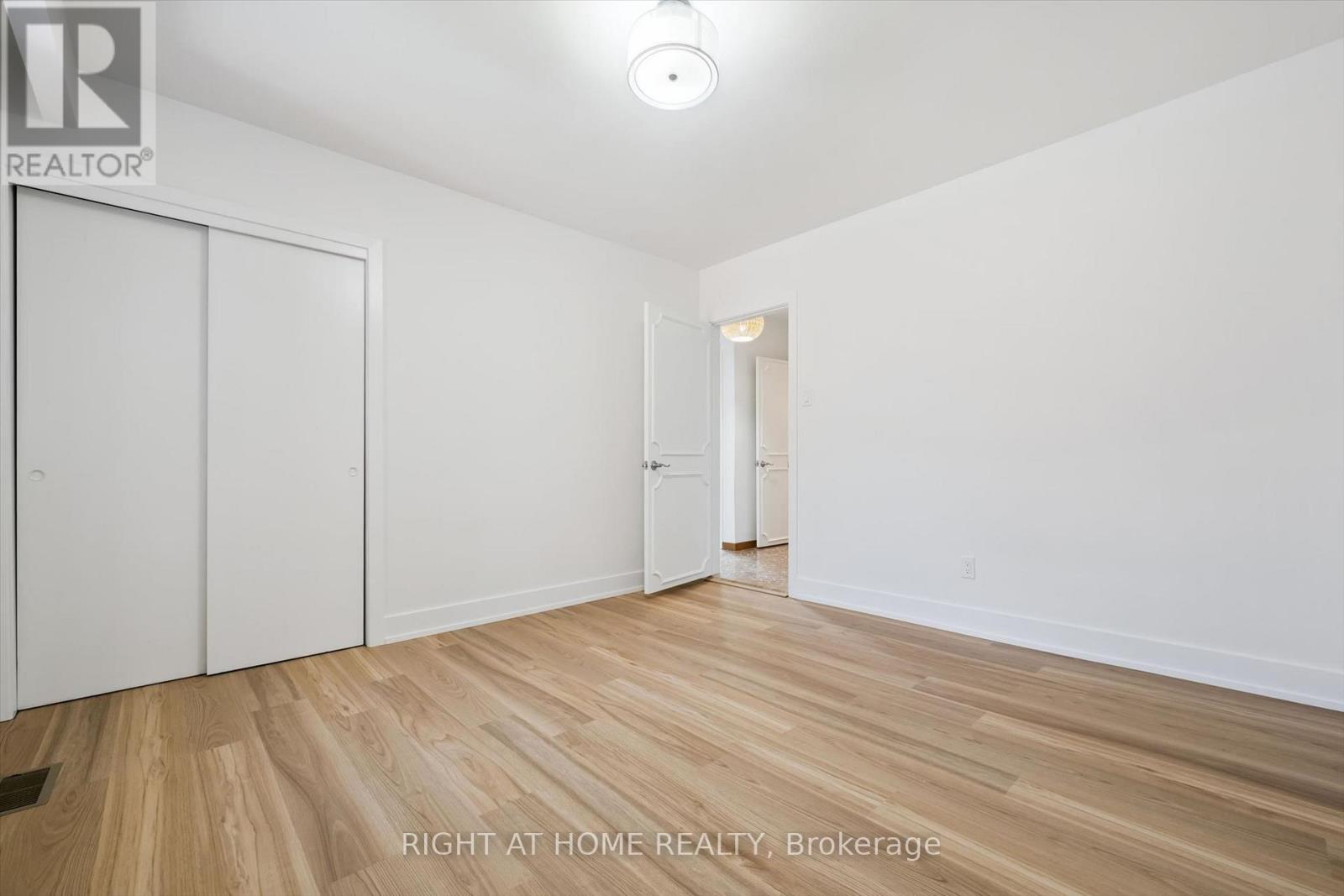 27 Jocada Road, Toronto, Ontario  M6L 2J4 - Photo 17 - W13704406