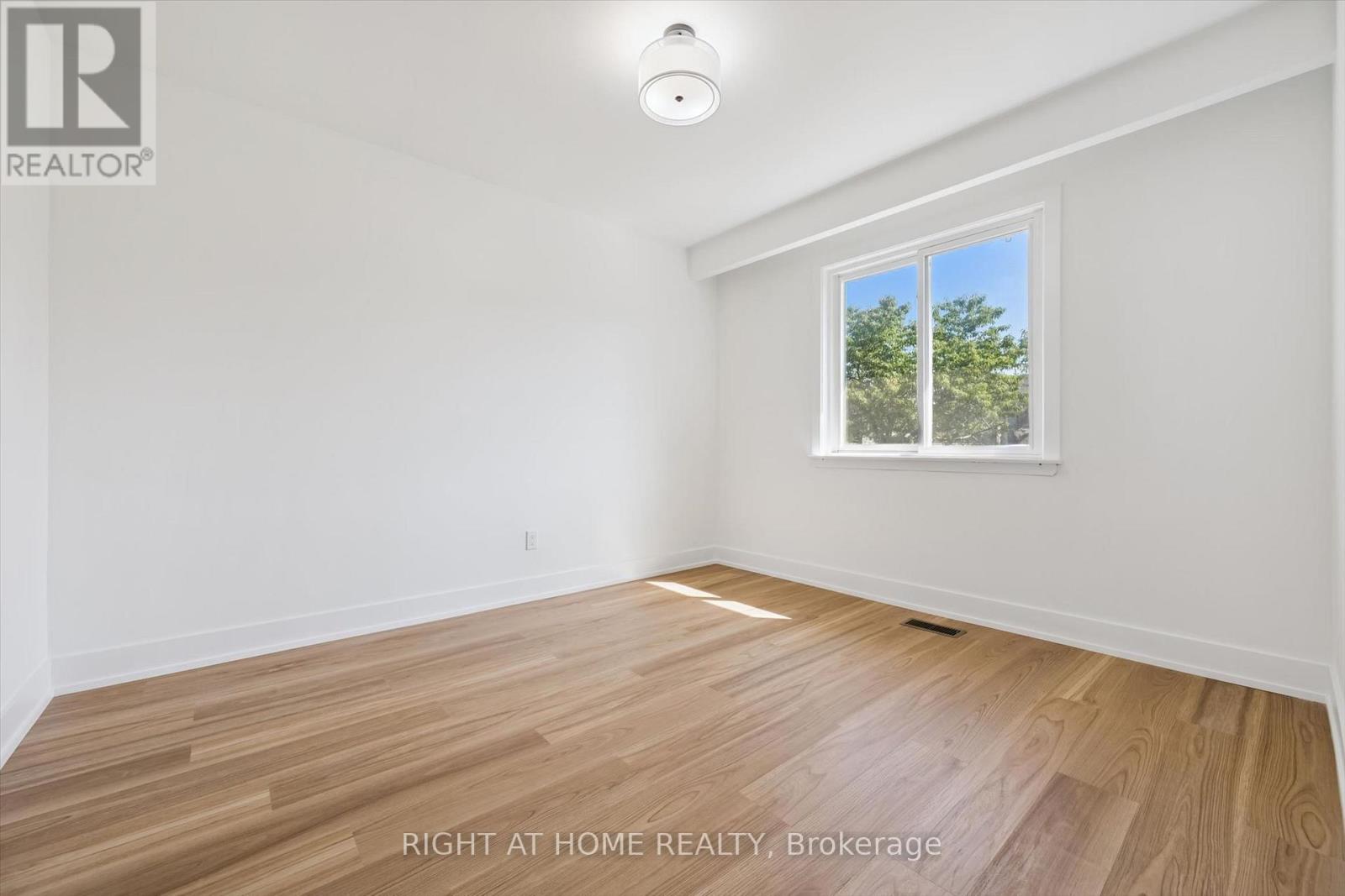 27 Jocada Road, Toronto, Ontario  M6L 2J4 - Photo 18 - W13704406