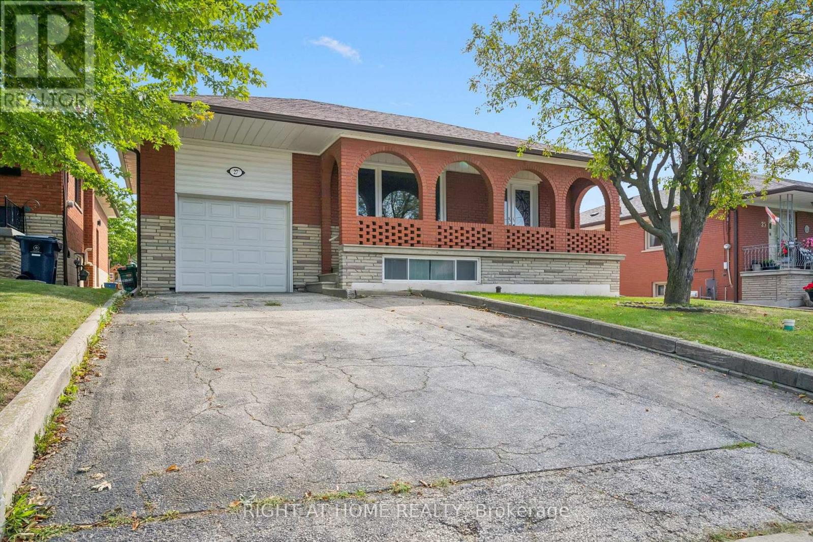 27 Jocada Road, Toronto, Ontario  M6L 2J4 - Photo 2 - W13704406