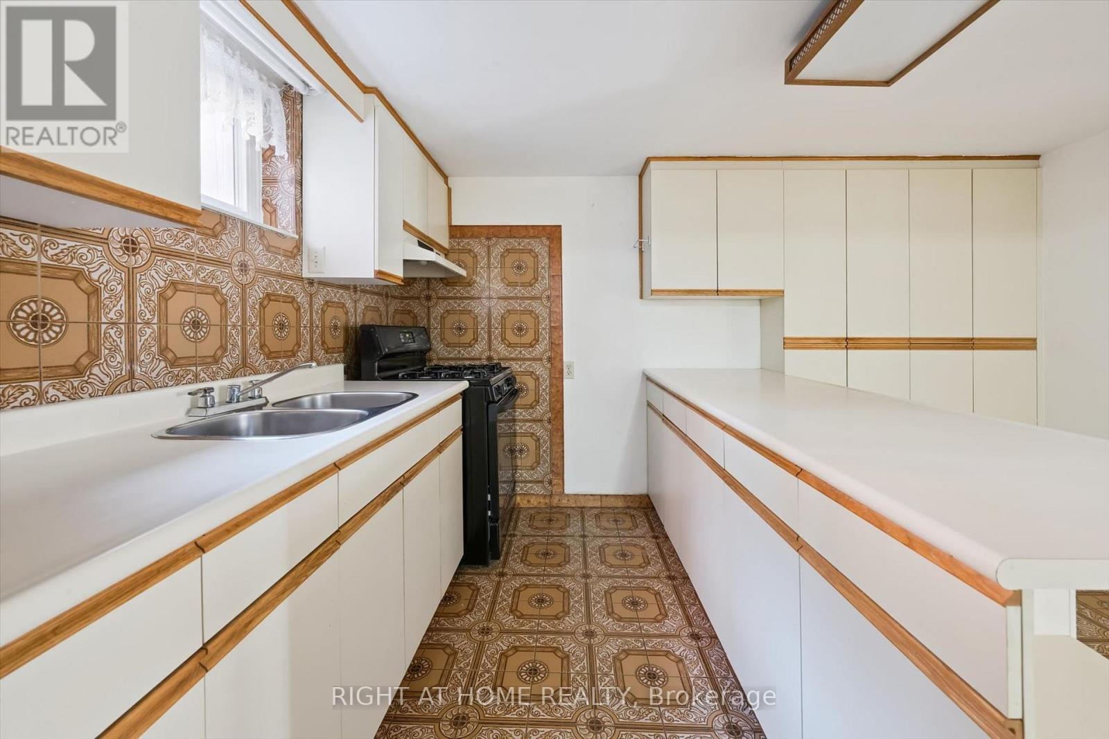 27 Jocada Road, Toronto, Ontario  M6L 2J4 - Photo 29 - W13704406