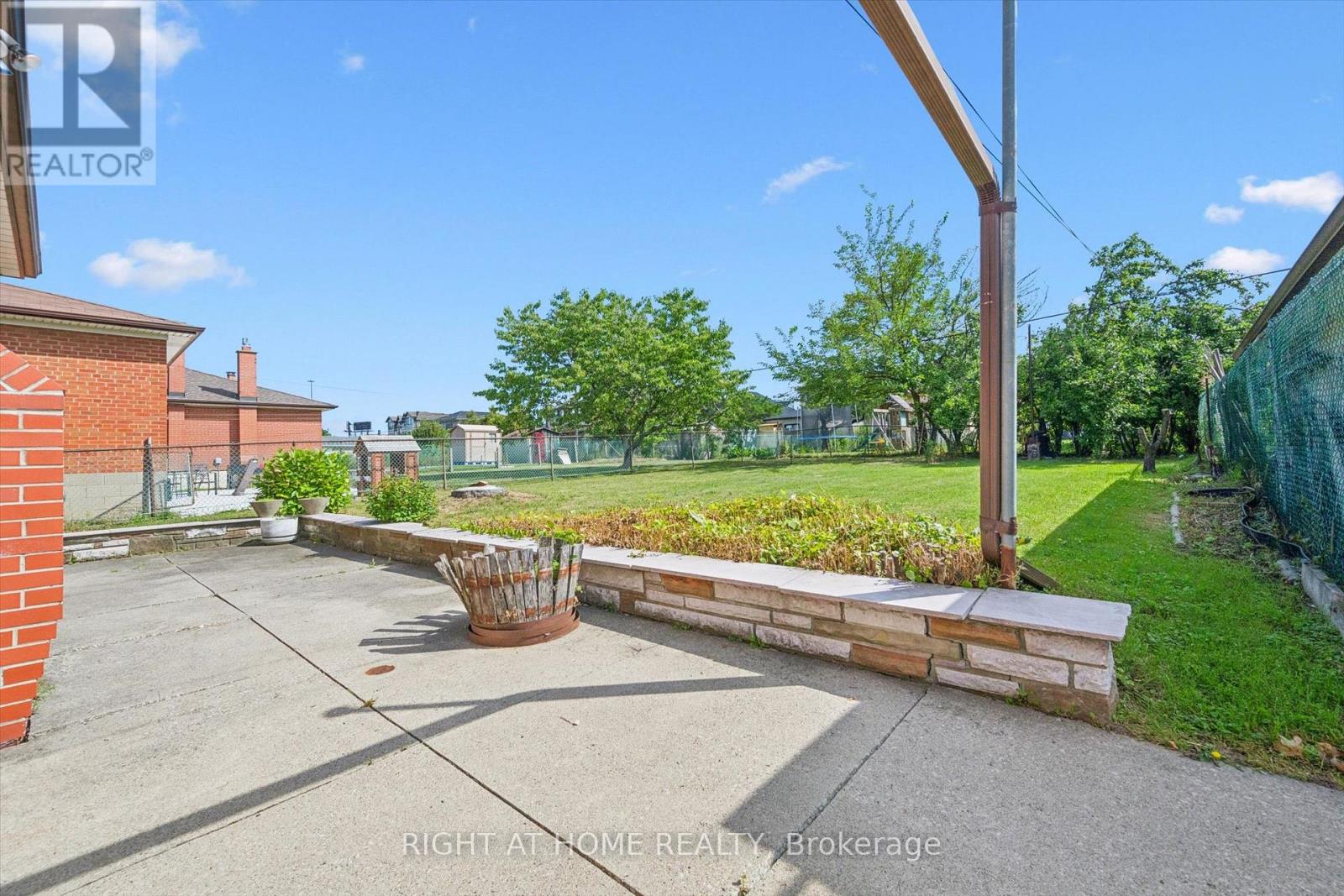 27 Jocada Road, Toronto, Ontario  M6L 2J4 - Photo 33 - W13704406