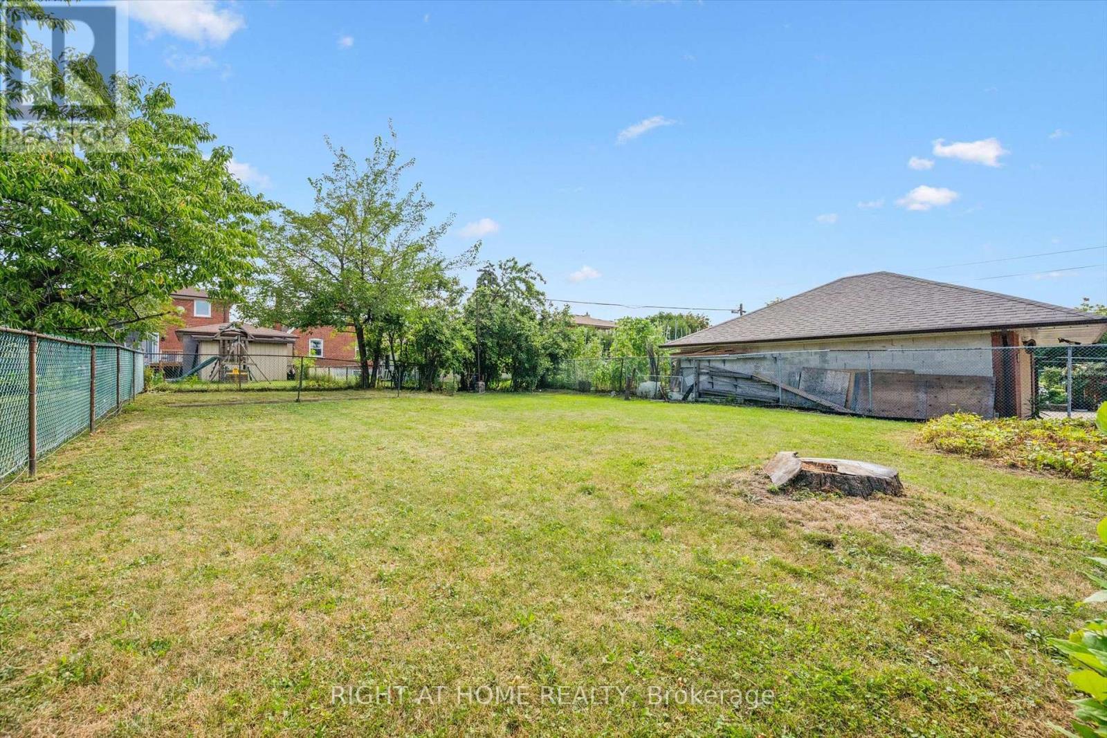 27 Jocada Road, Toronto, Ontario  M6L 2J4 - Photo 34 - W13704406