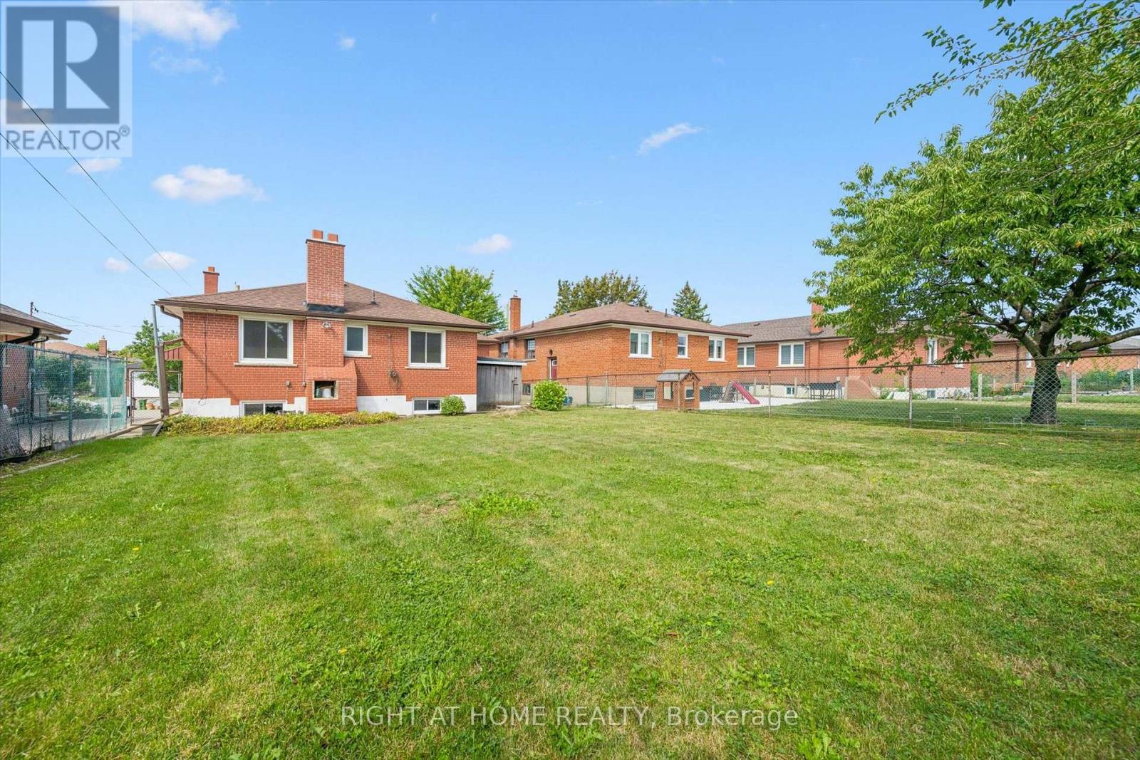 27 Jocada Road, Toronto, Ontario  M6L 2J4 - Photo 35 - W13704406