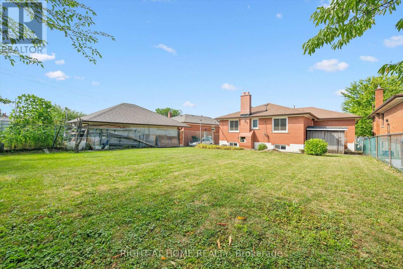 27 Jocada Road, Toronto, Ontario  M6L 2J4 - Photo 36 - W13704406