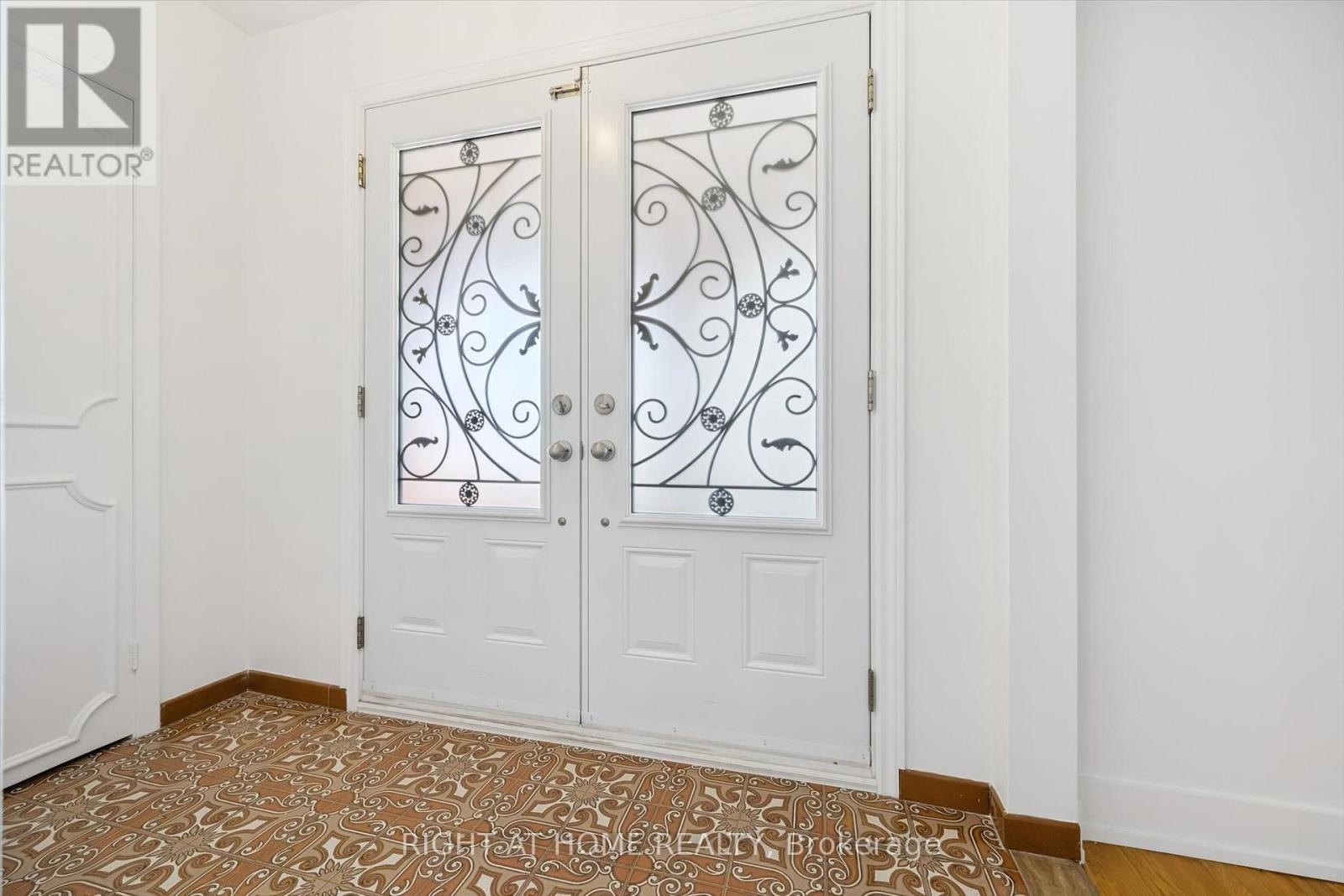 27 Jocada Road, Toronto, Ontario  M6L 2J4 - Photo 6 - W13704406