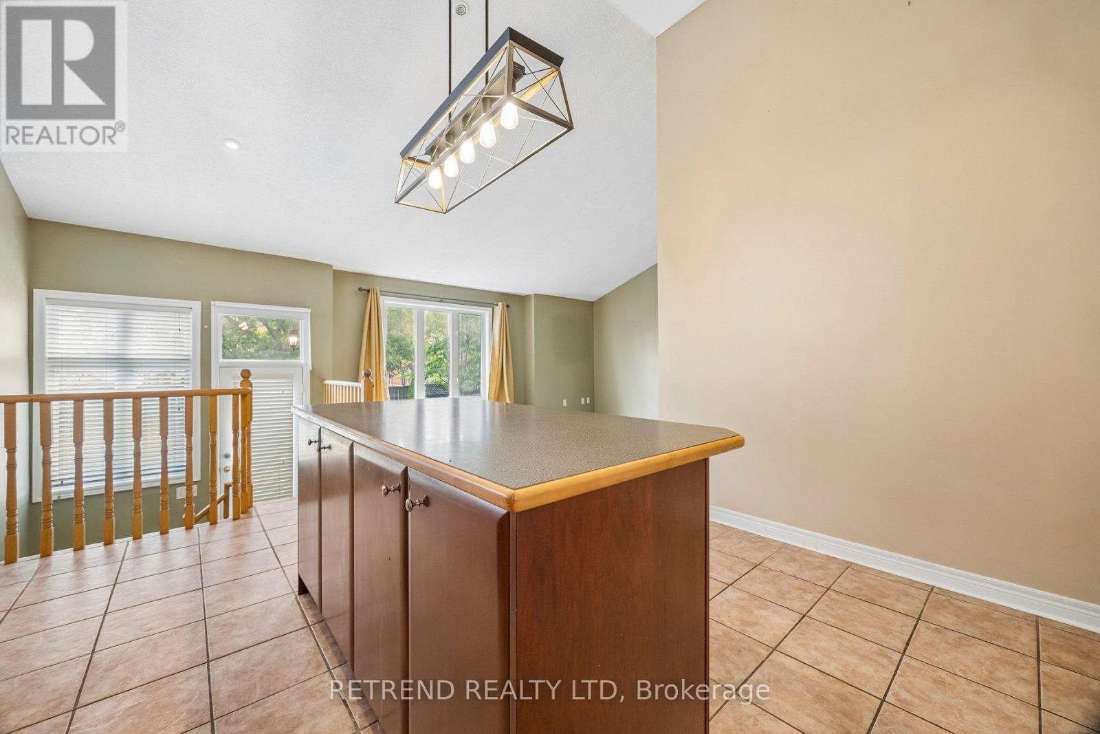 27 Terrastone Court, Caledon, Ontario  L7E 2G7 - Photo 5 - W13704412