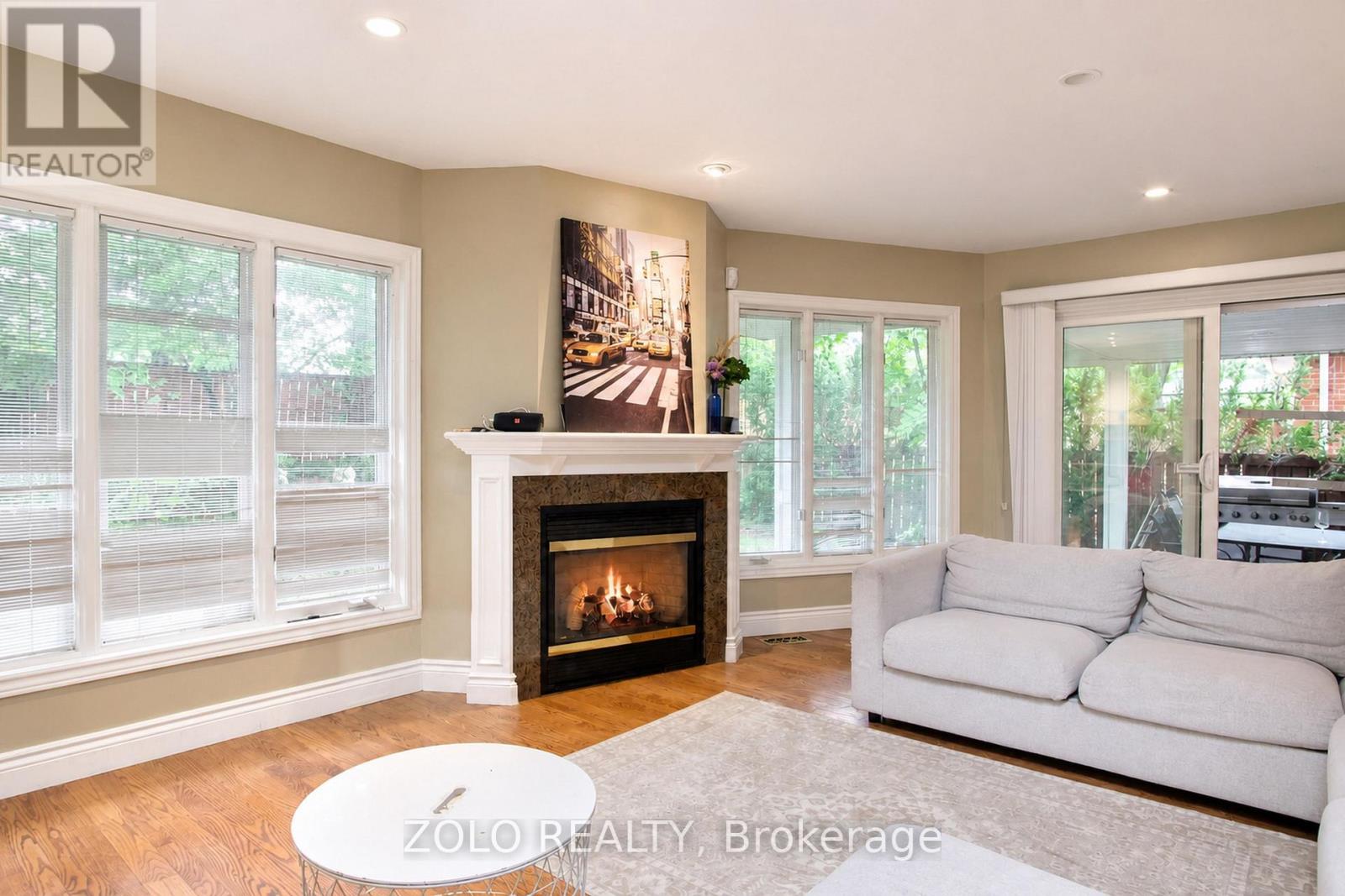 4084 Rolling Valley Drive, Mississauga, Ontario L5L 2K8 - Photo 9 - W13702584