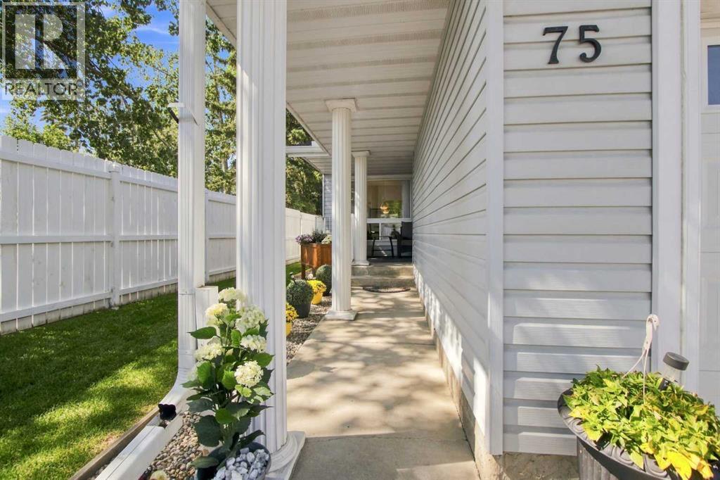 75 Lincoln Manor Sw, Calgary, Alberta T3E 7E3 - Photo 3 - A2339417
