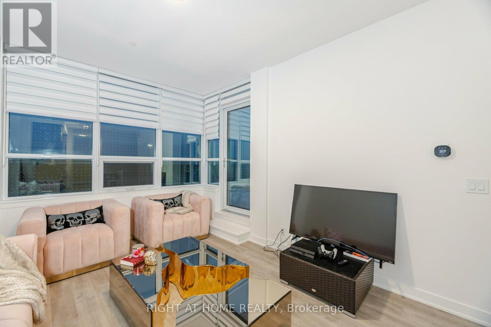 226 - 50 Upper Mall Way, Vaughan, Ontario  L4J 0L8 - Photo 12 - N13704428