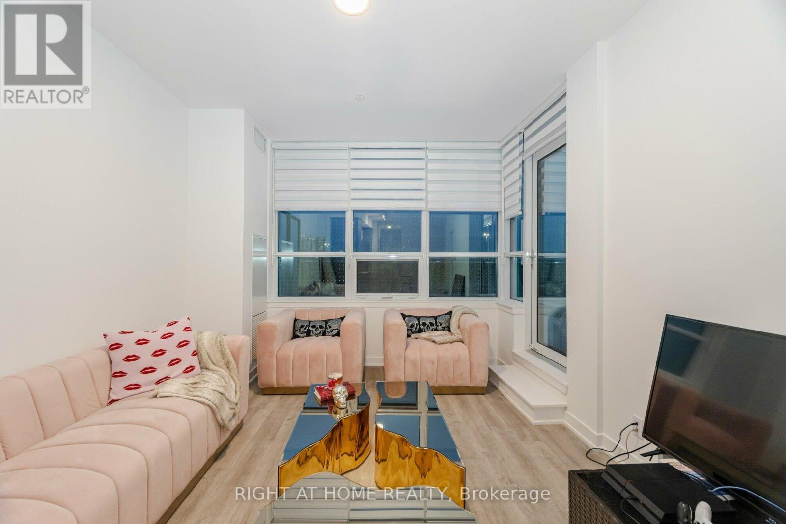 226 - 50 Upper Mall Way, Vaughan, Ontario  L4J 0L8 - Photo 14 - N13704428