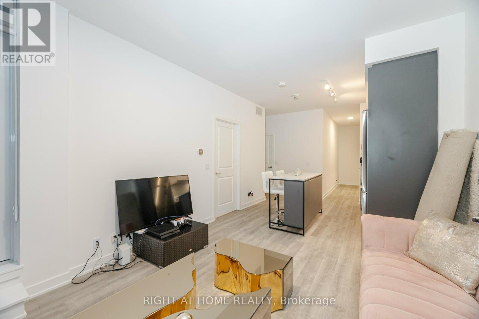 226 - 50 Upper Mall Way, Vaughan, Ontario  L4J 0L8 - Photo 17 - N13704428