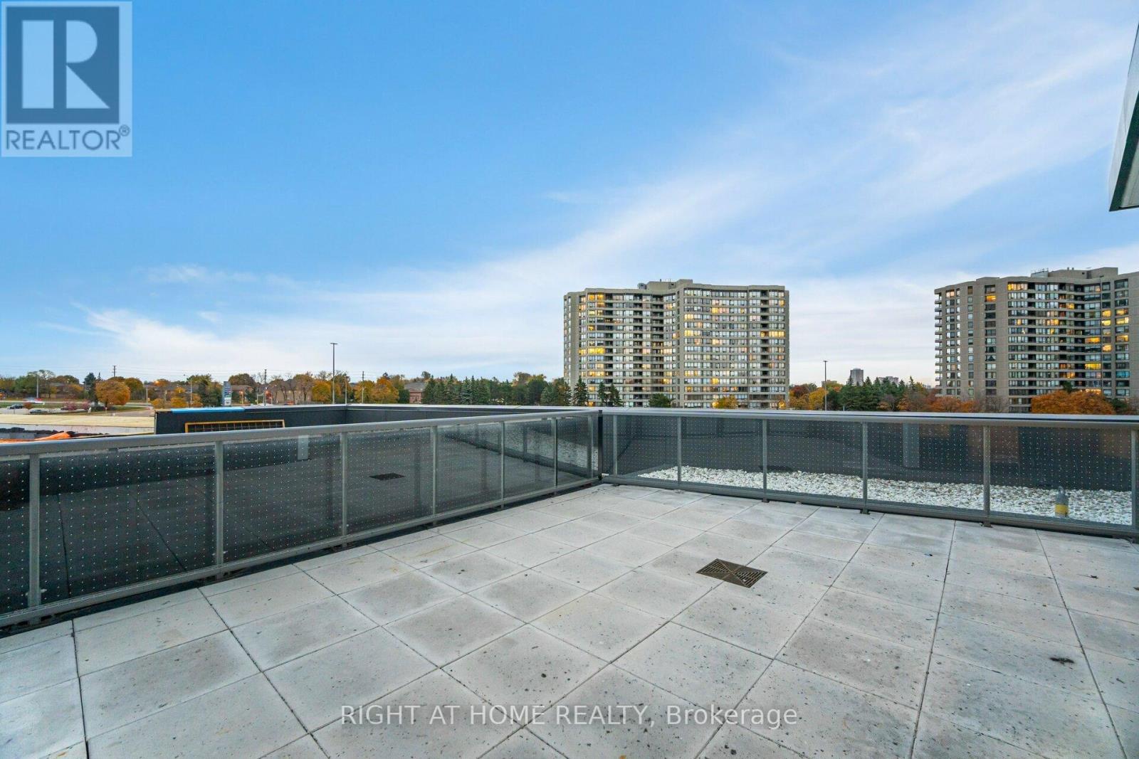 226 - 50 Upper Mall Way, Vaughan, Ontario  L4J 0L8 - Photo 27 - N13704428