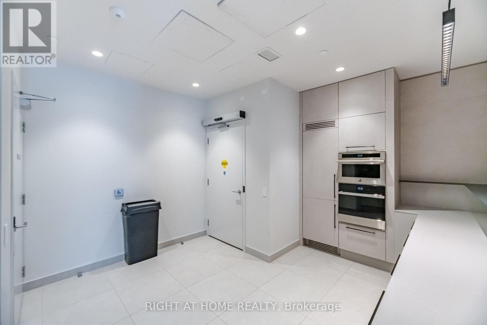 226 - 50 Upper Mall Way, Vaughan, Ontario  L4J 0L8 - Photo 35 - N13704428