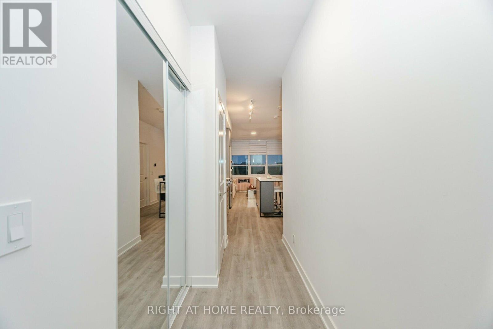 226 - 50 Upper Mall Way, Vaughan, Ontario  L4J 0L8 - Photo 6 - N13704428