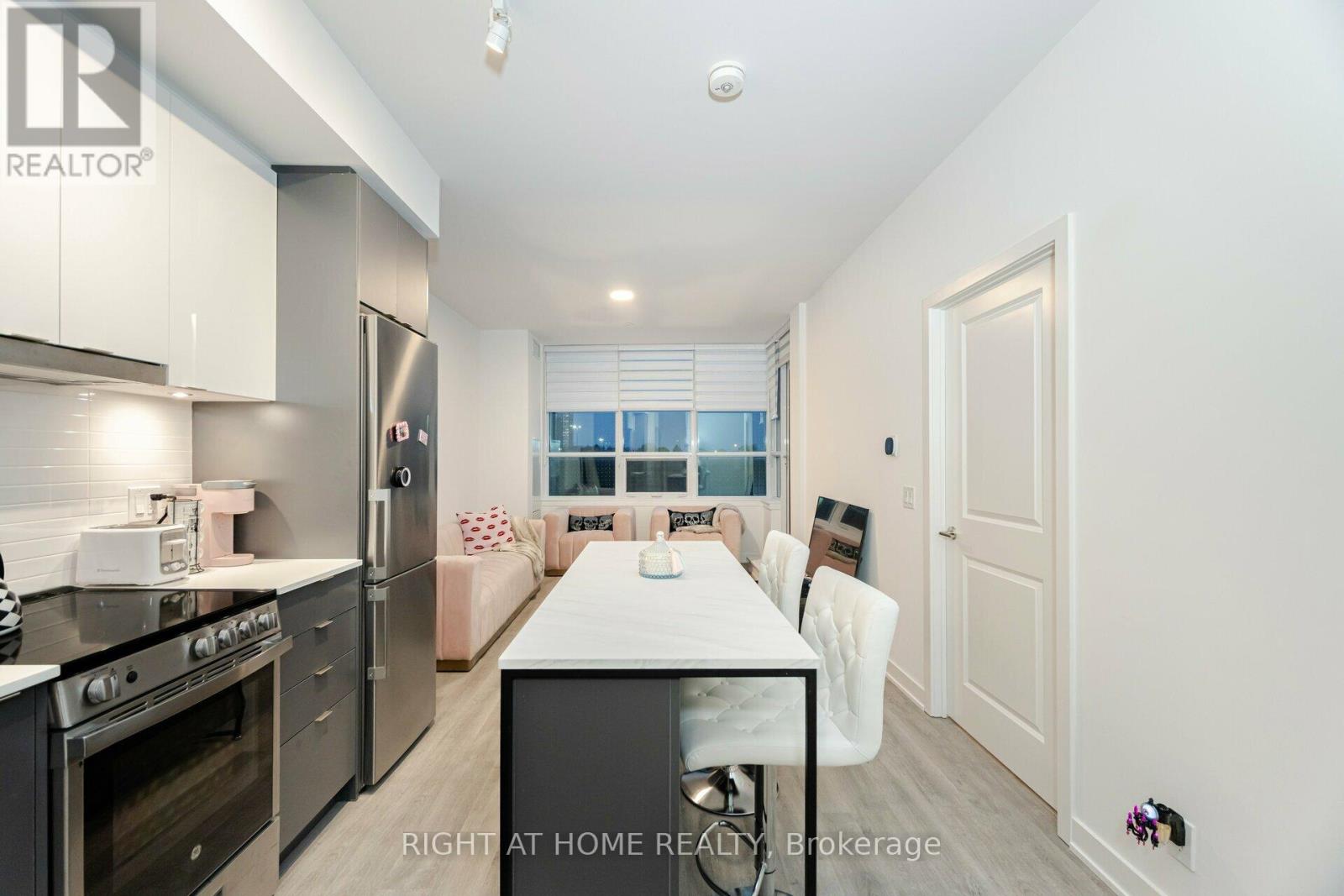 226 - 50 Upper Mall Way, Vaughan, Ontario  L4J 0L8 - Photo 8 - N13704428