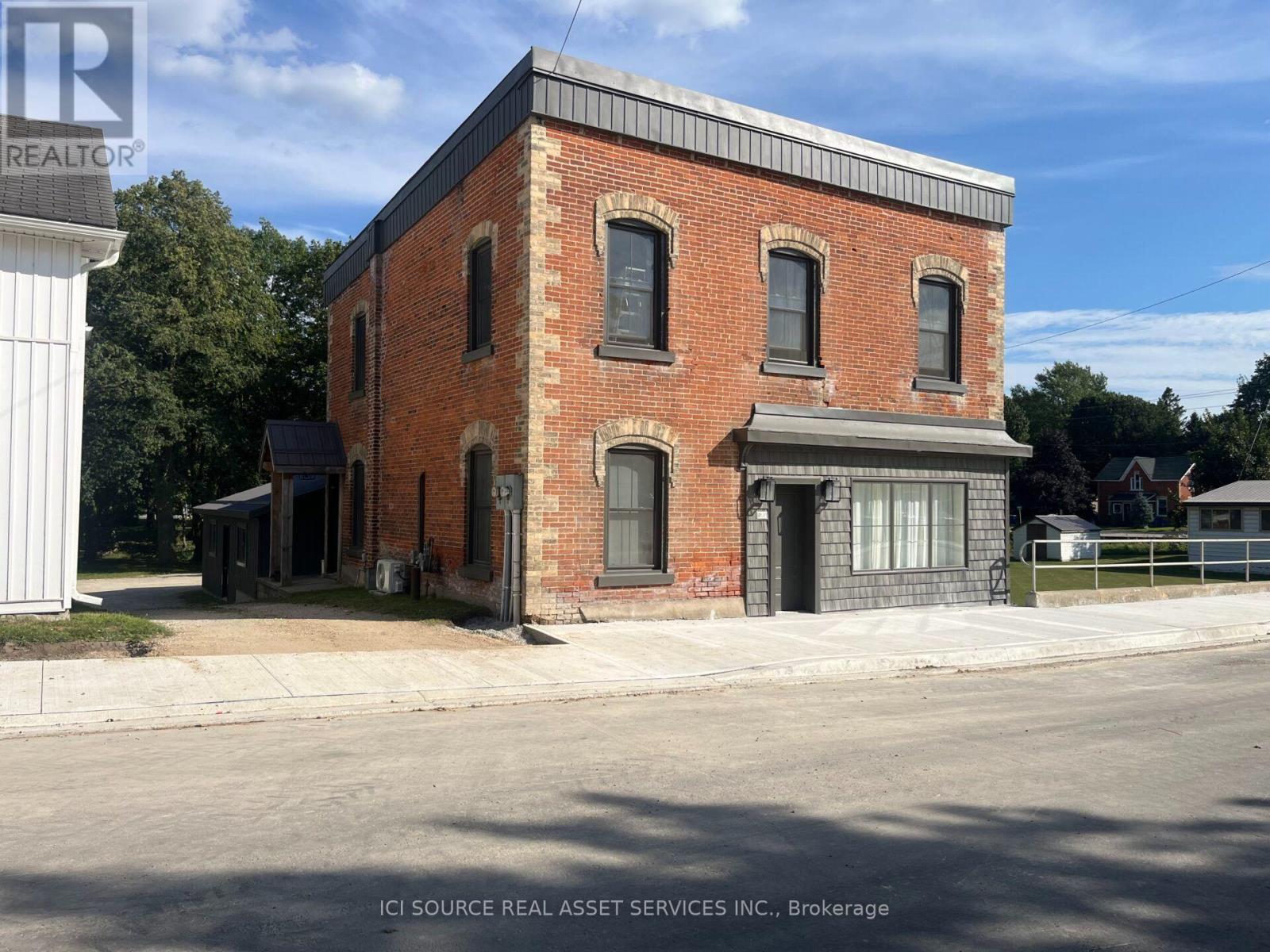 27 Arthur Street W, Minto, Ontario  N0G 1Z0 - Photo 3 - X13698980