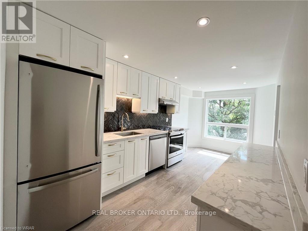 412 Exmoor Street, Waterloo, Ontario  N2K 3T1 - Photo 4 - X13704424