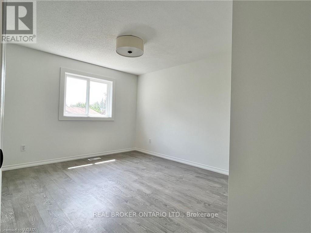412 Exmoor Street, Waterloo, Ontario  N2K 3T1 - Photo 7 - X13704424