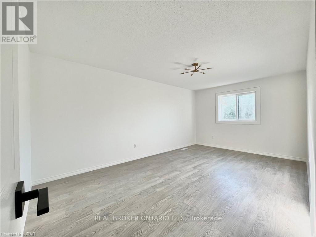 412 Exmoor Street, Waterloo, Ontario  N2K 3T1 - Photo 8 - X13704424