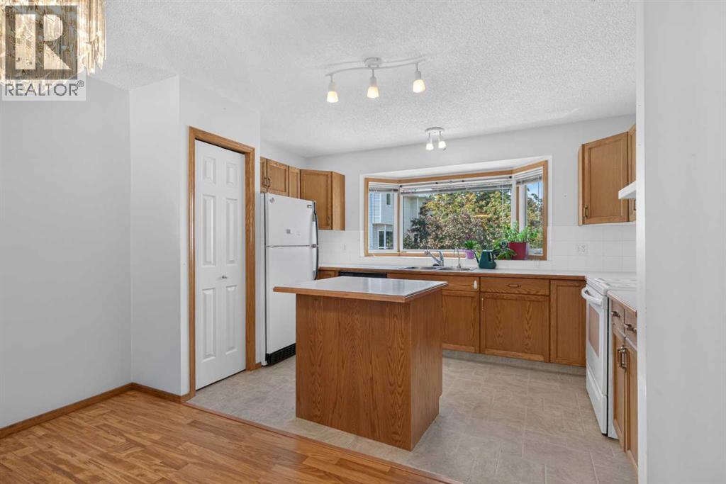 52 Glenbrook Villas SW, Calgary, Alberta  T3E 7E8 - Photo 11 - A2338941