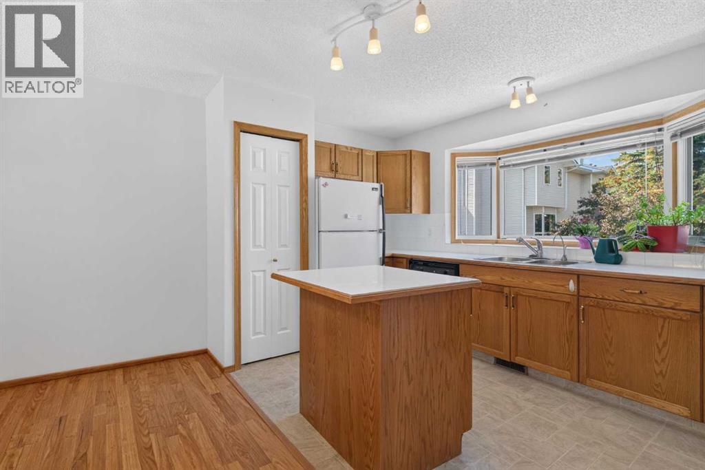 52 Glenbrook Villas SW, Calgary, Alberta  T3E 7E8 - Photo 10 - A2338941