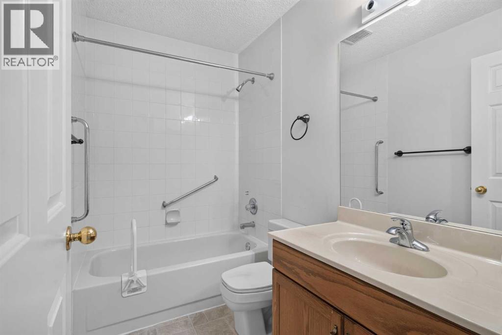 52 Glenbrook Villas SW, Calgary, Alberta  T3E 7E8 - Photo 23 - A2338941