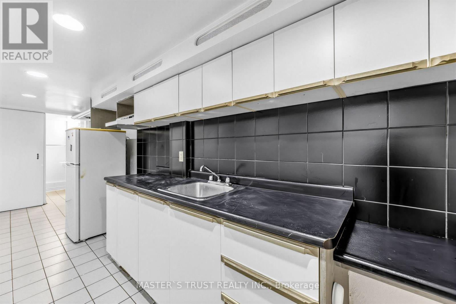 Bsmt - 140 Davisville Avenue, Toronto, Ontario  M4S 1E8 - Photo 13 - C13704444