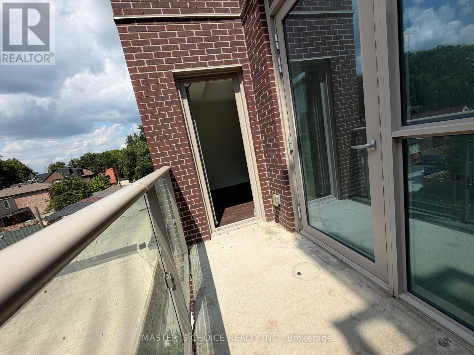 323 - 150 Logan Avenue, Toronto, Ontario  M4M 0E4 - Photo 11 - E13704440