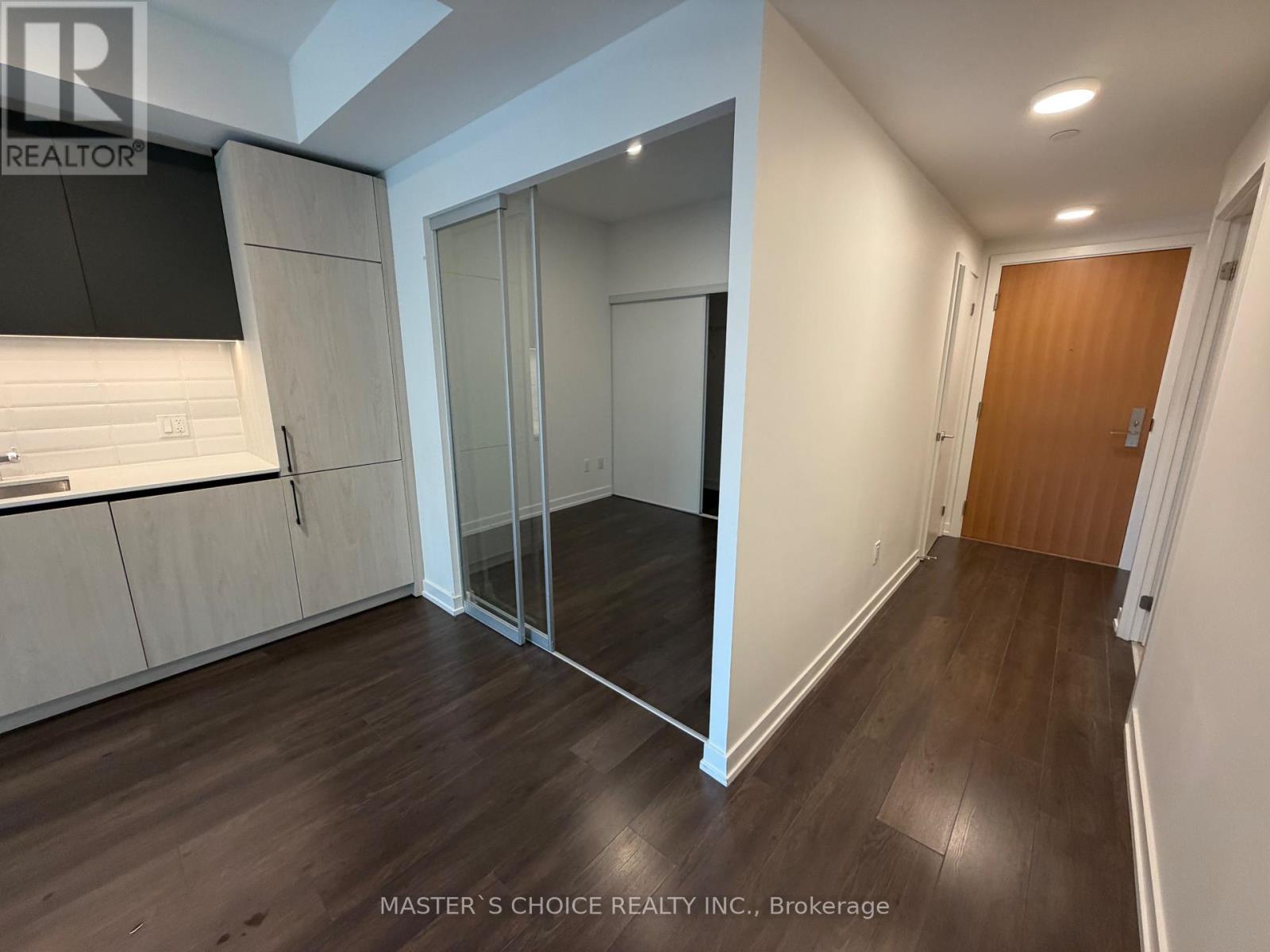 323 - 150 Logan Avenue, Toronto, Ontario  M4M 0E4 - Photo 5 - E13704440